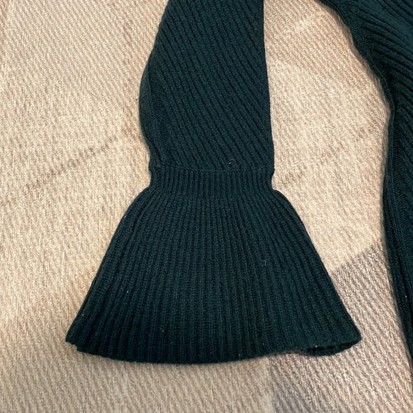 CLUB MONACO | Forest Green Bell Sleeve Wool Sweater - Picture 3 of 3